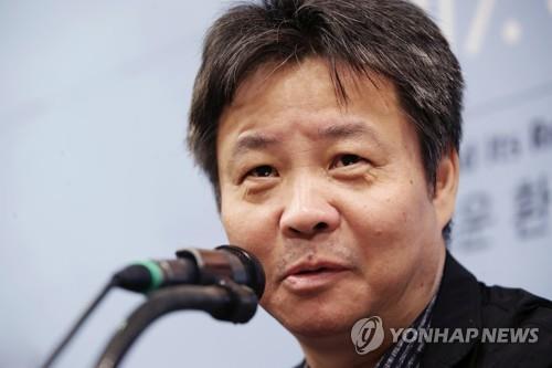 중국 소설가 위화