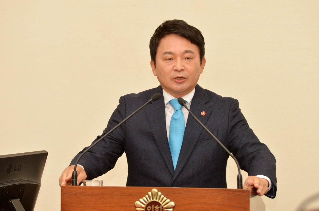 답변하는 원희룡 제주지사