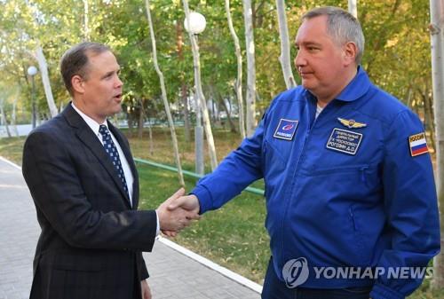 브라이든스틴 NASA 국장과 로고진 로스코스모스 사장