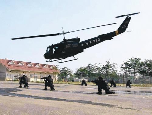 UH-1H 헬기