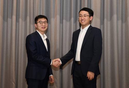 양딩신 7단(왼쪽)과 스웨 9단(오른쪽)