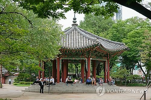 탑골공원 팔각정