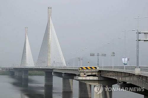2012년 7월에 개통한 부산 대동화명대교