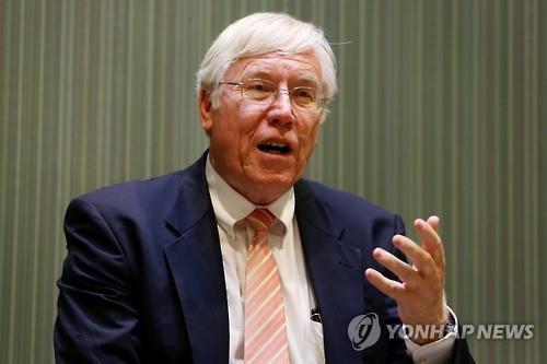 마크 피터슨 교수