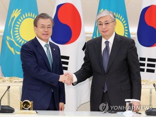 악수하는 한-카자흐스탄 정상