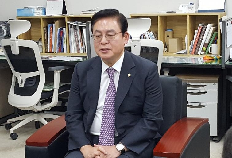 한국당 충북도당위원장에 선출된 정우택 의원
