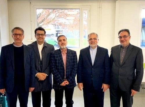 7일 미국에서 풀려난 이란 과학자 마수드 솔레이마니(가운데)