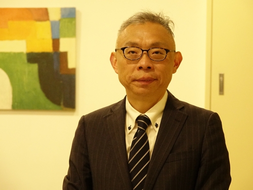 인터뷰하는 판스핑 대만사범대 교수