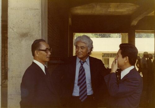 1977년 '칼리만탄의 왕'이라 불린 최계월 회장(가운데) 
