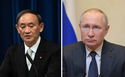 스가 요시히데(왼쪽) 일본 총리와 블라디미르 푸틴 러시아 대통령 [EPA=연합뉴스 자료사진]