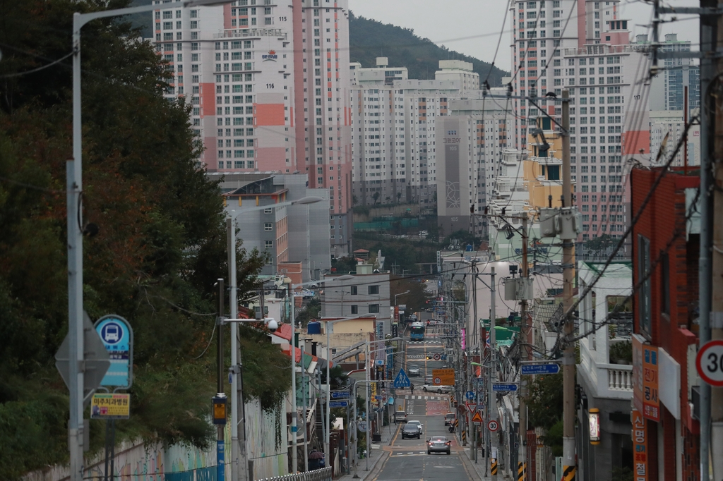 썰렁한 부산 만덕동
