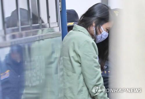 1심 선고 앞두고 모습 드러낸 고유정
