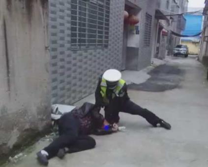 '역시 소림사 출신'…중국 경찰 500ｍ 질주해 범인 제압