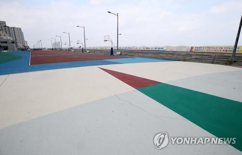 '코로나19 확산' 썰렁한 제주 탑동 광장