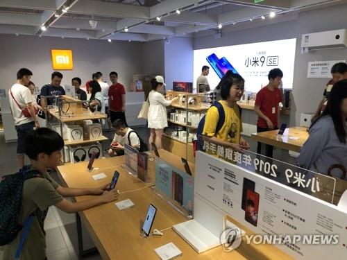 중국 상하이의 샤오미 매장