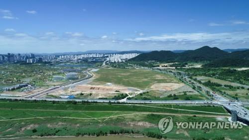 세종시 전월산과 국립세종수목원 사이에 있는 국회 세종의사당 부지 전경