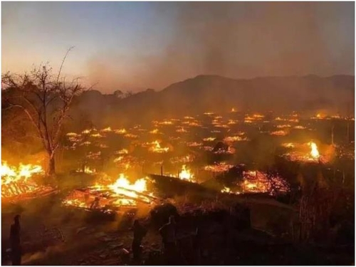 중국 소수민족 전통마을 관광지서 대형 화재