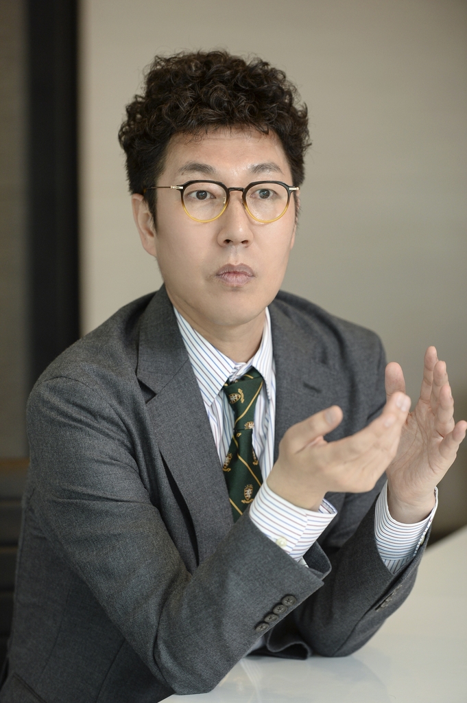 SBS 파워FM(107.7㎒) '김영철의 파워FM'의 DJ 개그맨 김영철