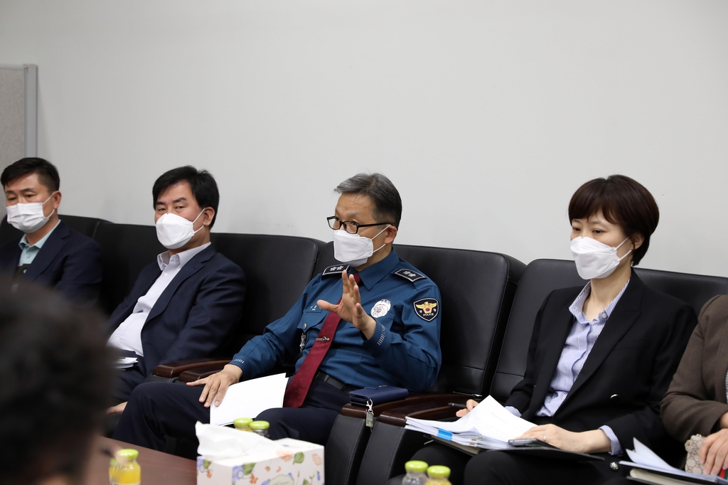 우종수 경기북부경찰청장(좌측 세 번째)