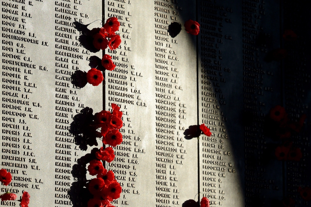 호주 전쟁기념관 참전 희생자 추모 명판 - 2015