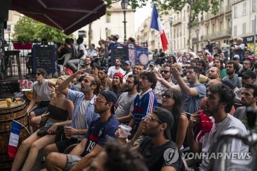 유로 2020 경기 관람하는 프랑스인들
