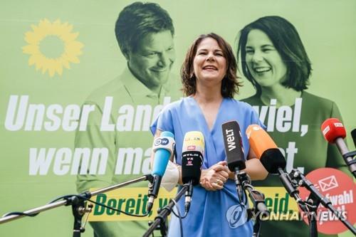 독일 총선 캠페인 중인 배어복 녹색당 총리 후보 [EPA=연합뉴스]