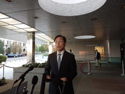 발언하는 노규덕 한반도평화교섭본부장