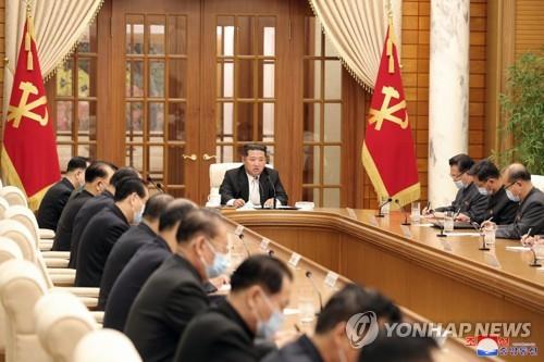 북한, 코로나19 첫 감염자 발생…정치국회의 소집