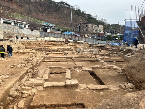 고려시대로 추정되는 유적 발굴 현장 모습 