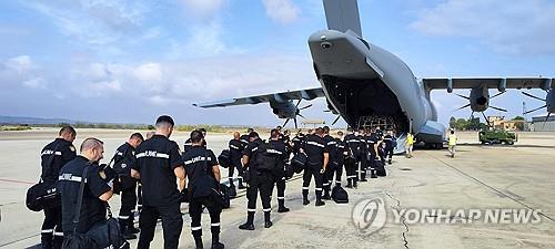 모로코 향하는 스페인 군 긴급구조대(UME)