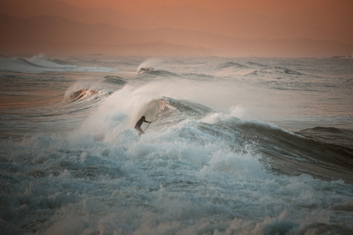 [K-VIBE] 김울프의 K-지오그래피 이야기…파도 위에서 배우는 삶의 언어