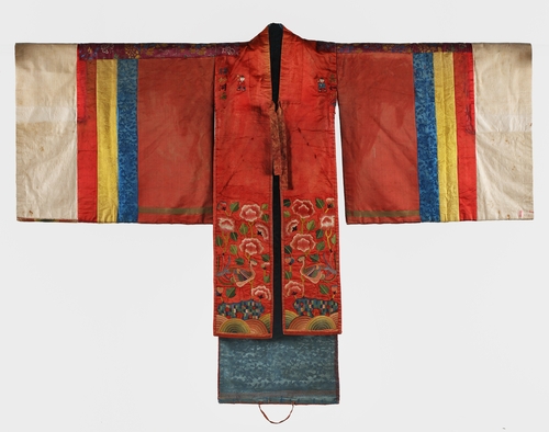 La foto, proporcionada por el Museo de Arte del Condado de Los Ángeles (LACMA), muestra un traje tradicional "hwarot" que será restaurado con dinero donado por RM de BTS. (Prohibida su reventa y archivo)