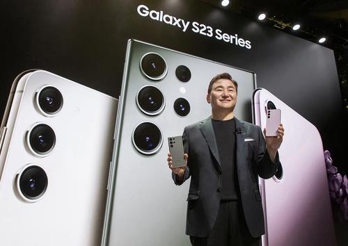La foto de archivo, proporcionada por Samsung Electronics Co., muestra a Roh Tae-moon, presidente y jefe del negocio de comunicaciones móviles de Samsung "Mobile eXperience" (MX), durante el evento Unpacked, celebrado, el 1 de febrero de 2023 (hora local), en el Masonic Auditorium, en San Francisco, EE. UU. (Prohibida su reventa y archivo)