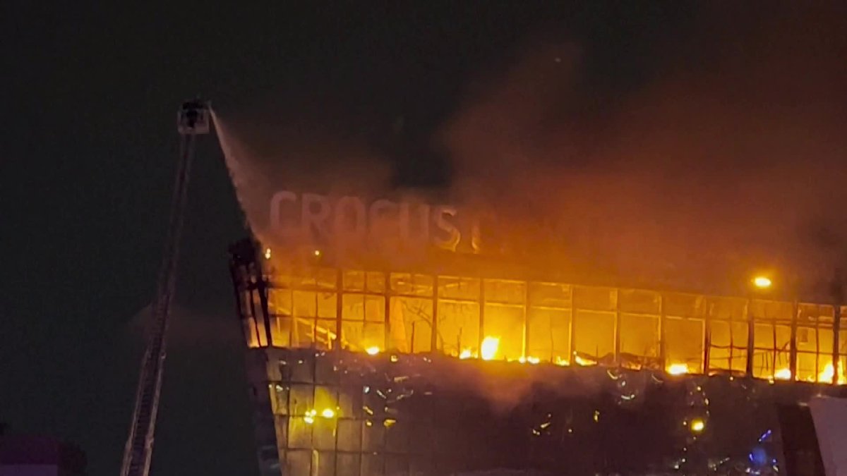 러시아 모스크바 공연장 총격 테러 후 화재