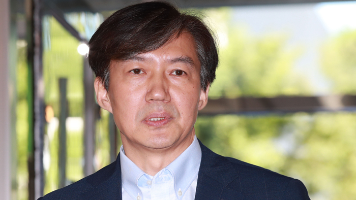 조국, 사모펀드 투자약정 논란에 "합법 거래"