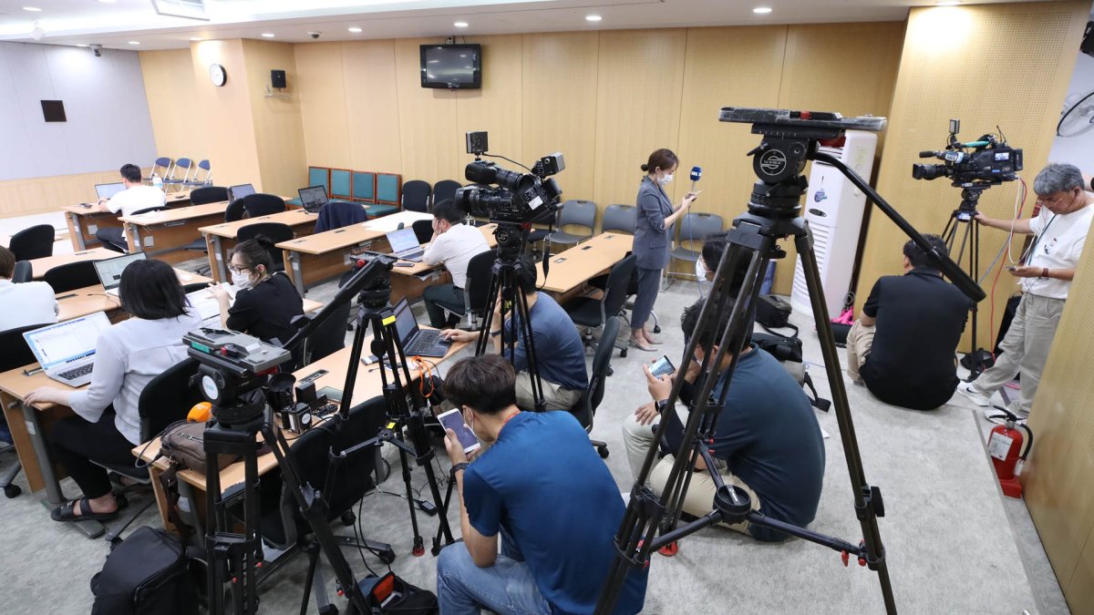 충격에 휩싸인 서울시…"아직 믿기지 않아"