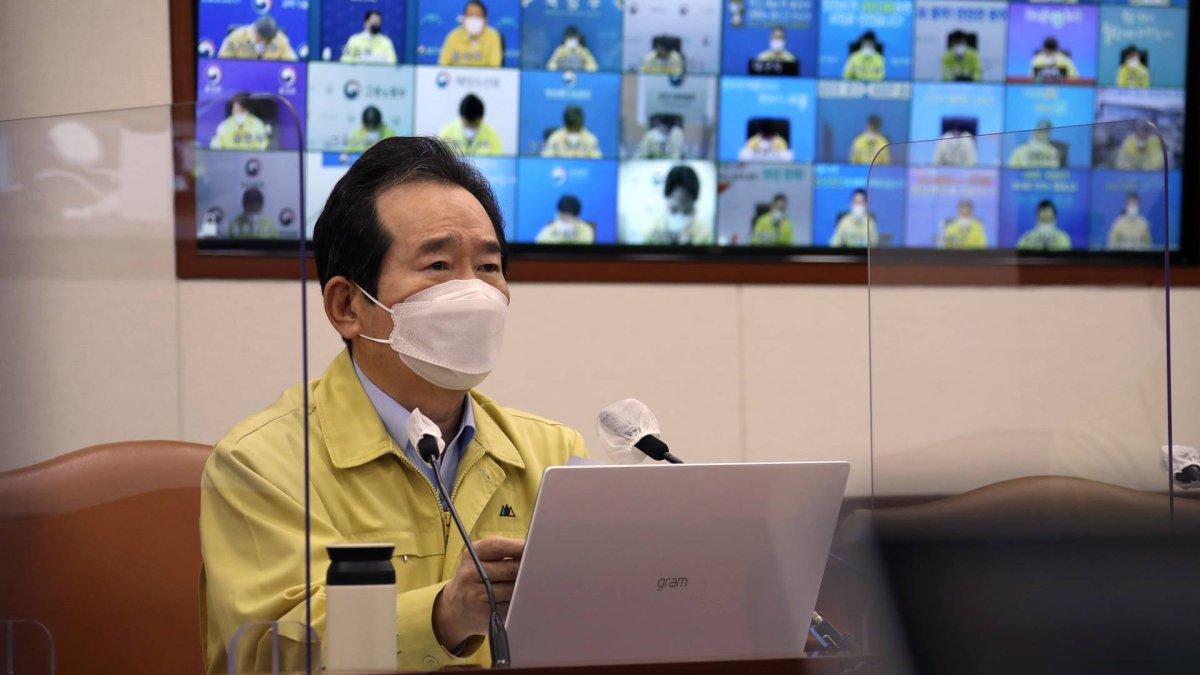 정총리 "AZ접종, 국제사회 평가 검토해 신속히 판단"
