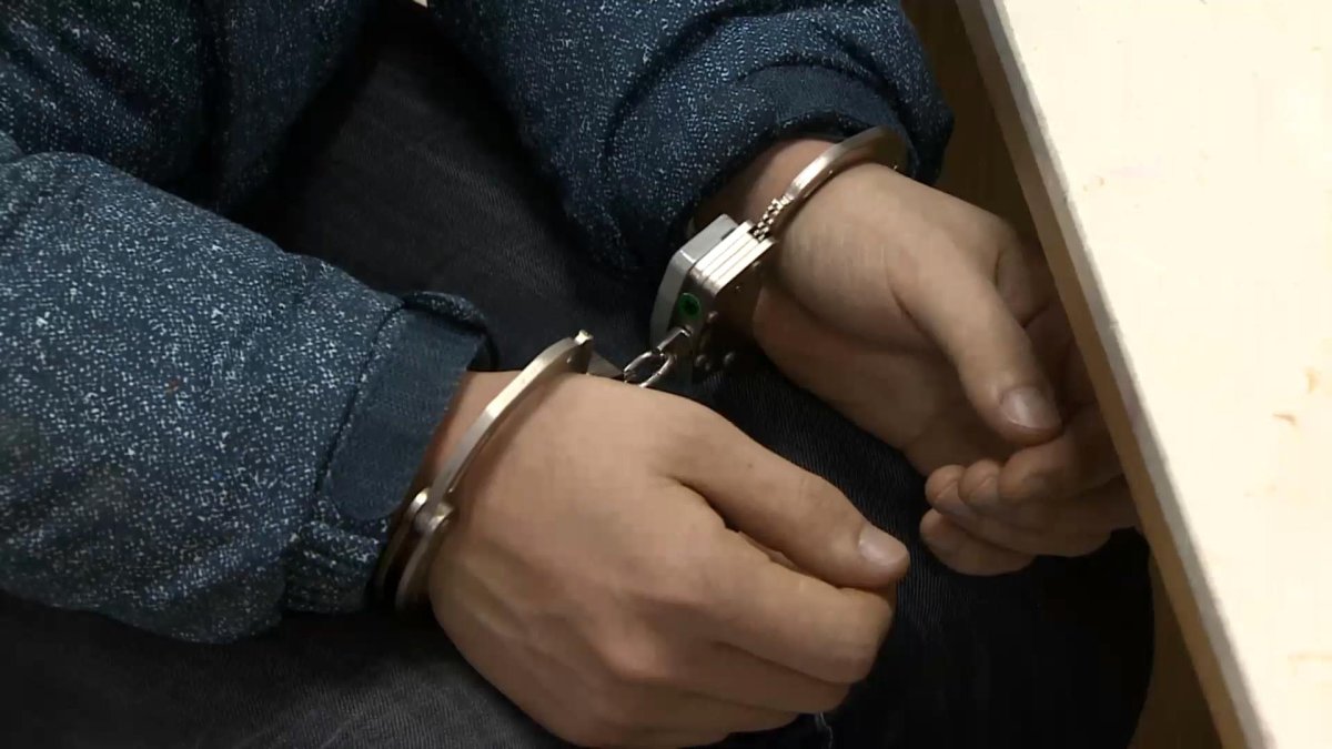 대법 "자해 위험 없는데 '수갑 조사' 잘못…배상해야"