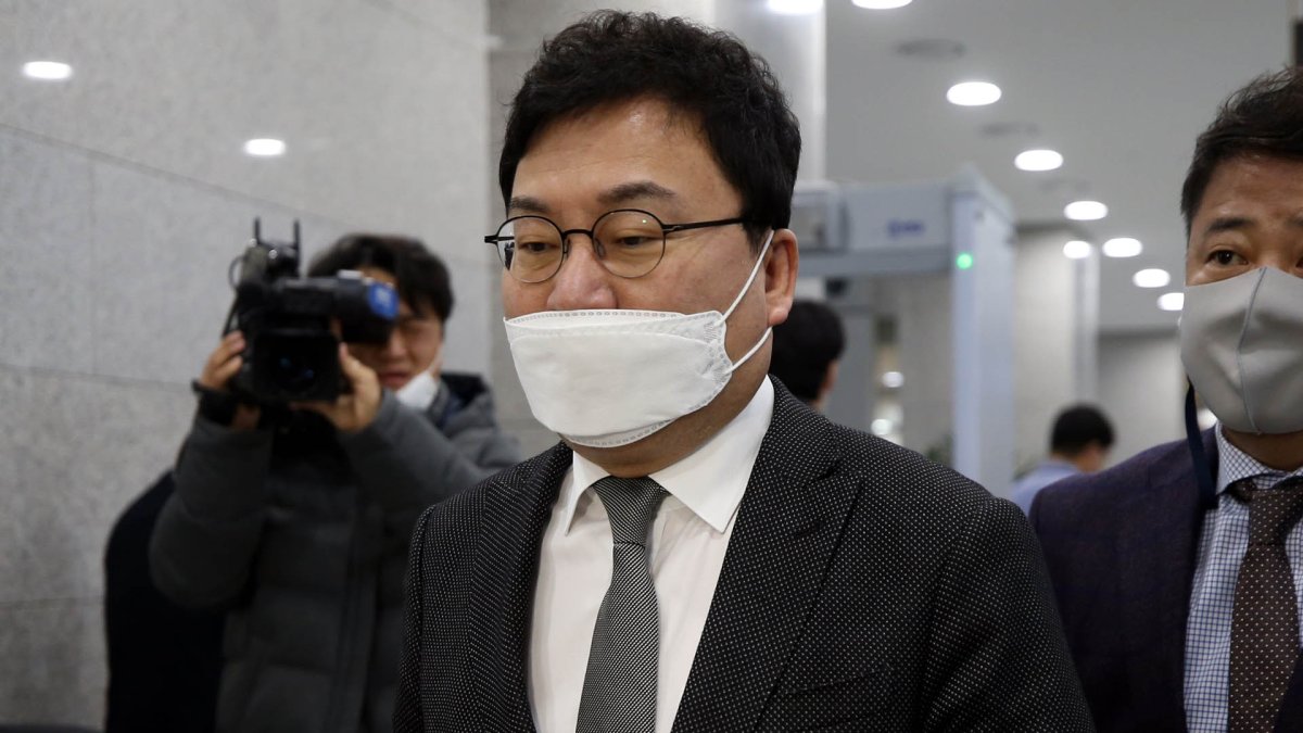 검찰, '이스타항공 창업주' 이상직 의원 구속영장 청구