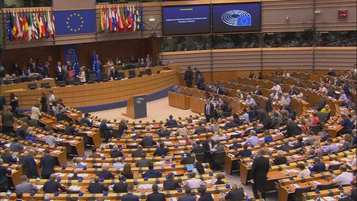 우크라이나 'EU 가입 후보국' 됐다…신청 4개월 만