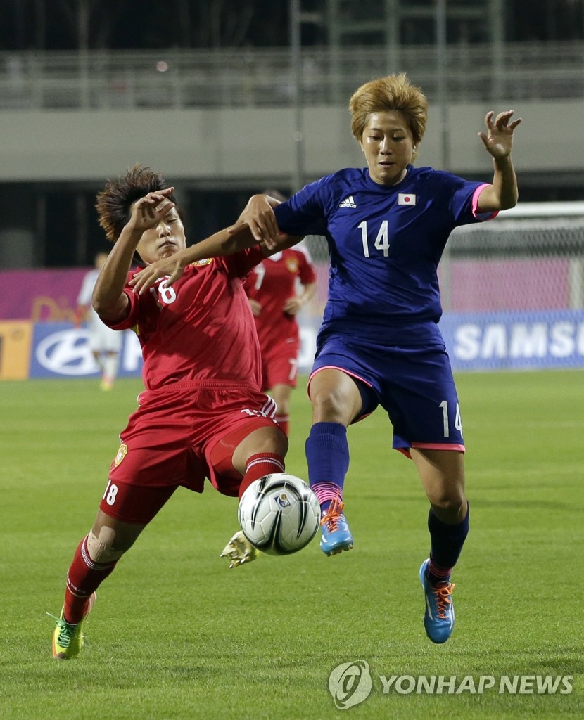 15일 일본과 중국의 아시안게임 여자축구 B조 1차전 경기 모습(AP=연합뉴스)