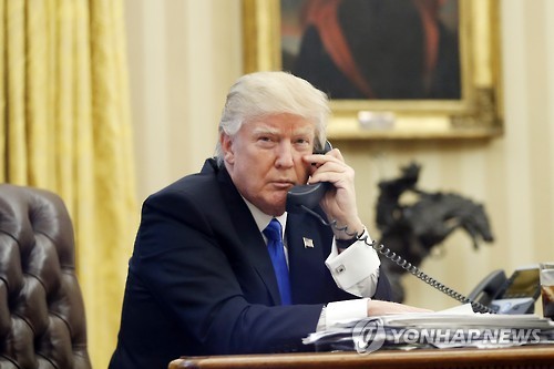 호주 총리와 통화하는 트럼프