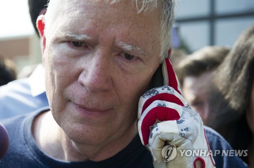 14일 美알렉산드리아 총격현장의 모 브룩스 공화당 하원의원