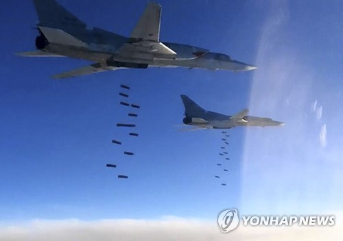 시리아에서 공습하는 러시아군 전폭기
