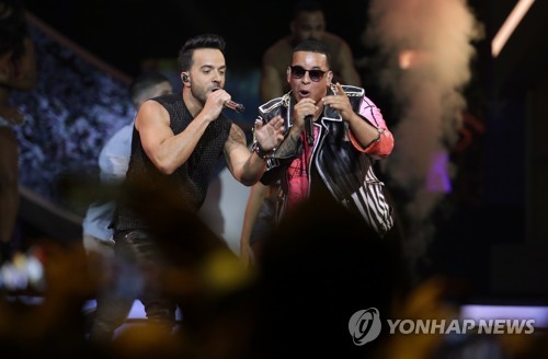 '데스파시토'를 부른 루이스 폰시(왼쪽)과 래퍼 대디 양키(오른