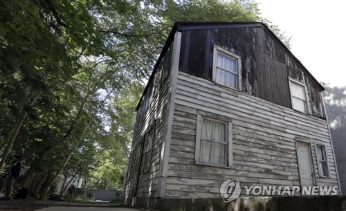 독일에서 복원된 로자 파크스의 옛집