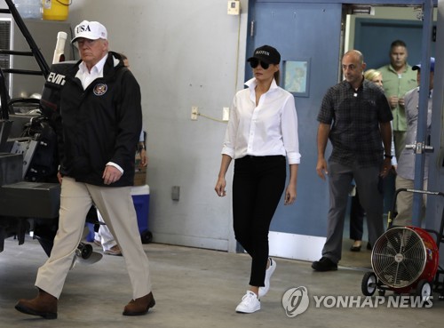 텍사스주를 찾은 트럼프 대통령 부부