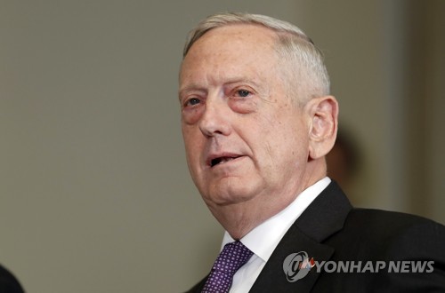 펜타곤에서 발언하는 제임스 매티스 미국 국방장관