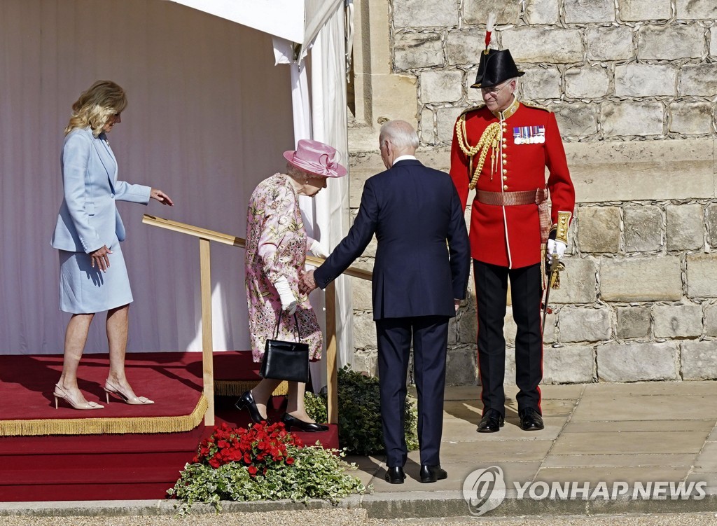 APTOPIX Britain Biden Queen