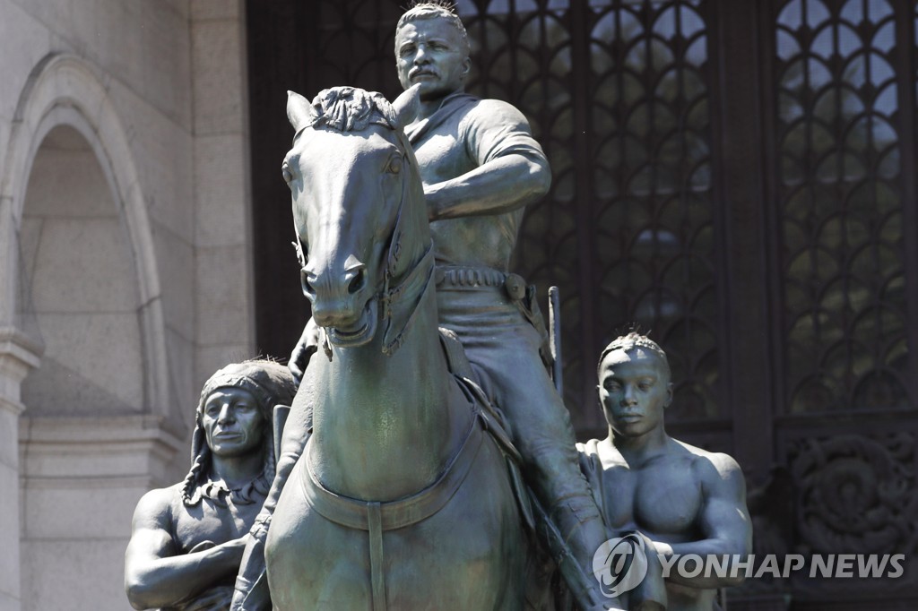 [AP=연합뉴스 자료사진] 뉴욕시의 루스벨트 전 대통령 동상